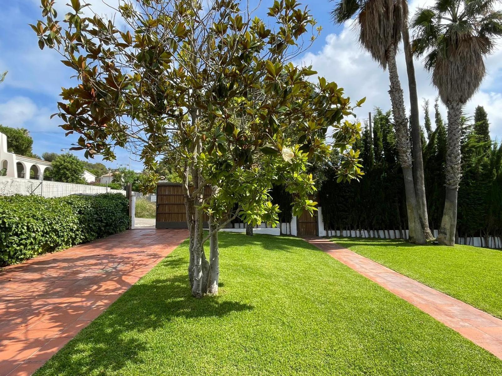 Casa Mediterranea Con Gran Jardin Y Piscina A 500 M De La Playa Roda de Bera Exterior photo